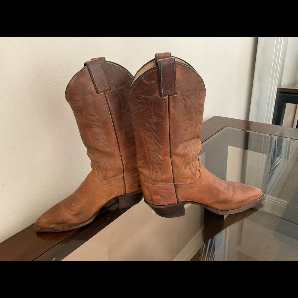 Ladies Justin brand western boots in brown and in black, size 7 1/2-8